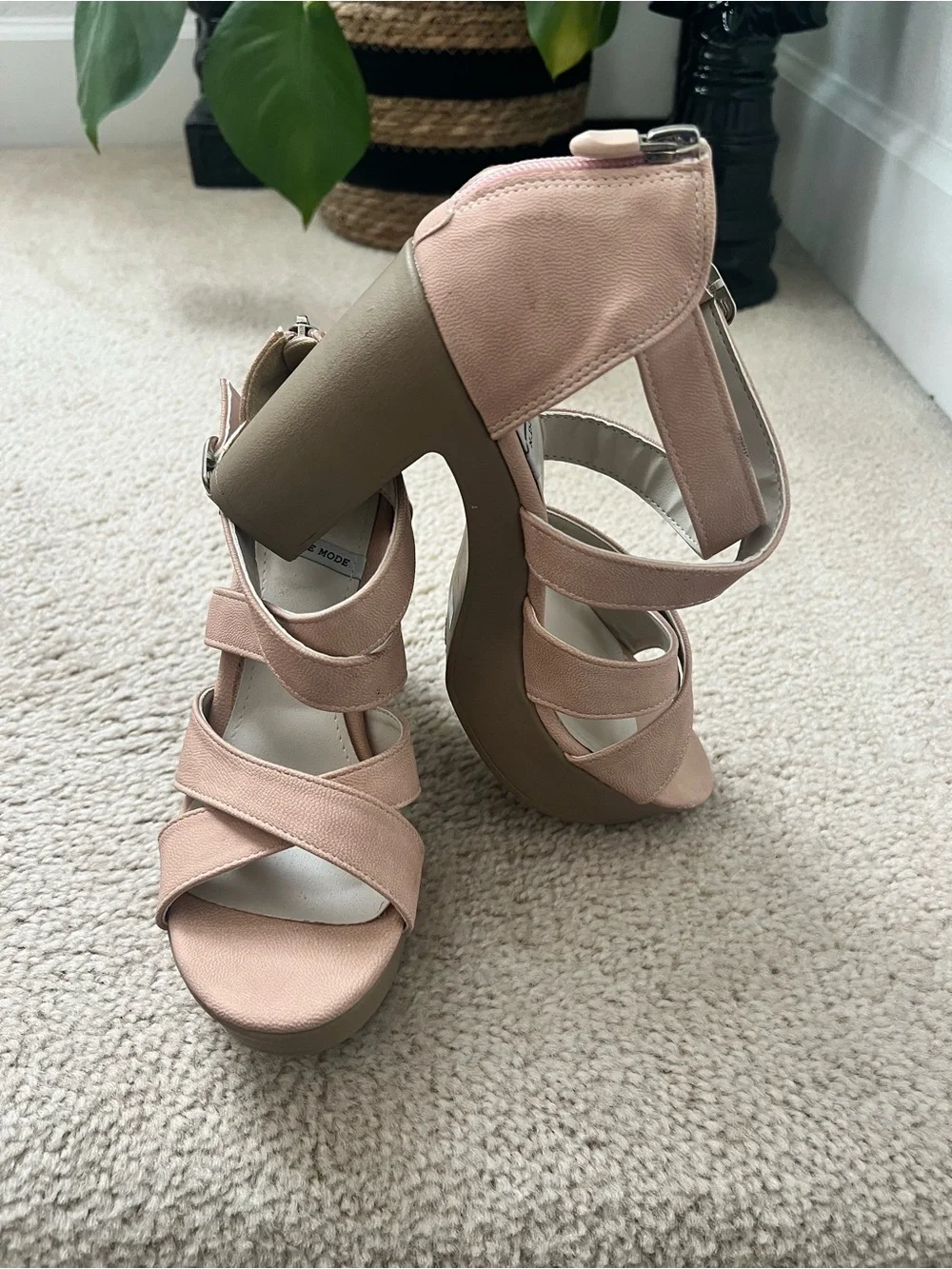 Women's Strappy Platform Heel in Blush Pink